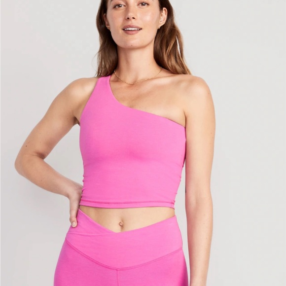 Old Navy Pants - 5 pieces!! Powerchill Active Set from Old Navy size Large